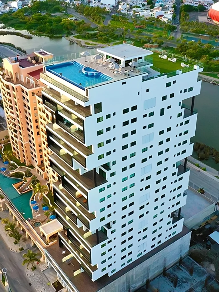 Central_102_Tower001-transforme.d vert